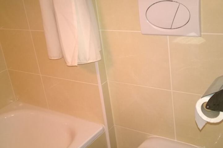 Room 20 of 29