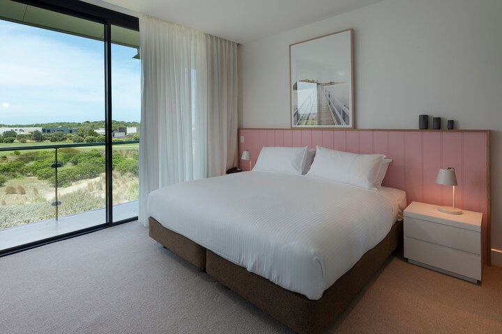 Room 3 of 44