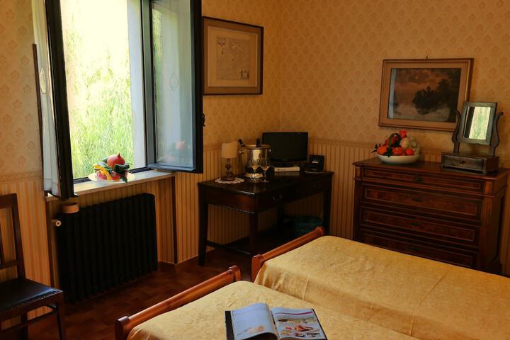 Room 9 of 22
