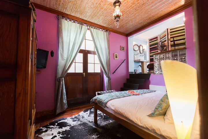 Room 9 of 32