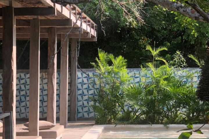 Pool 33 of 87