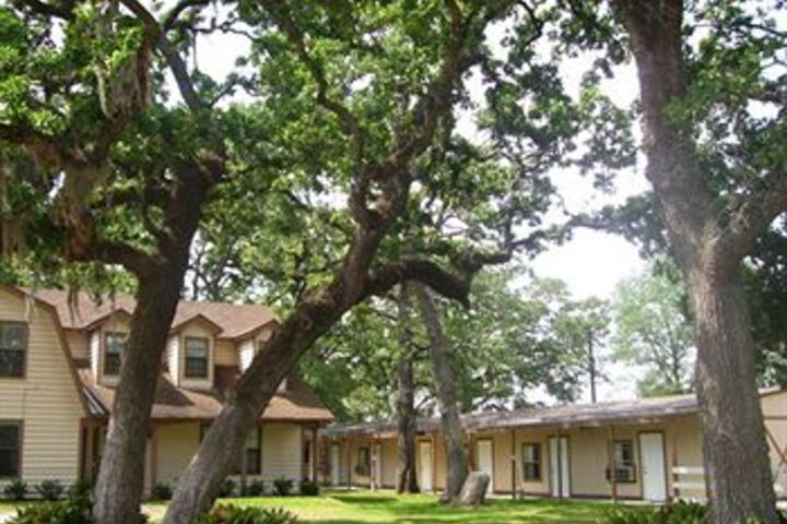 Hempstead Country Inn & Suites