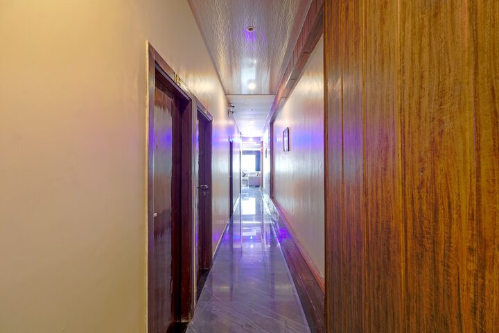 Hotel Interior 4 of 30