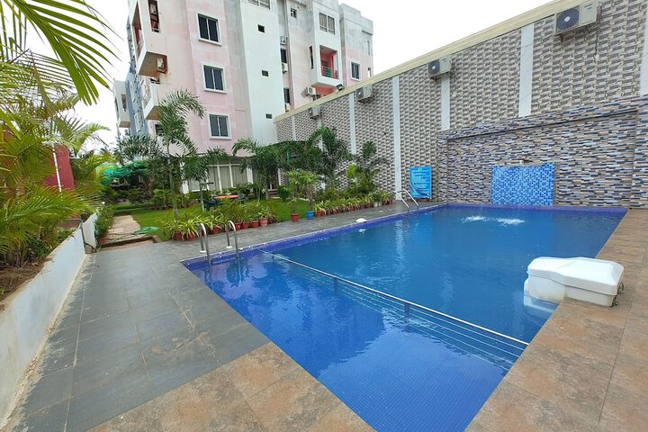 Pool 25 of 29