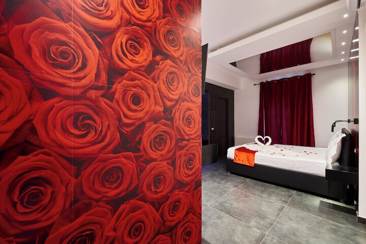 Room 2 of 29
