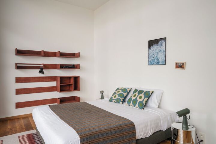 Room 6 of 37
