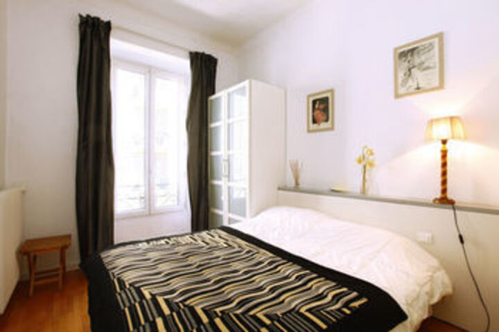 Room 7 of 18