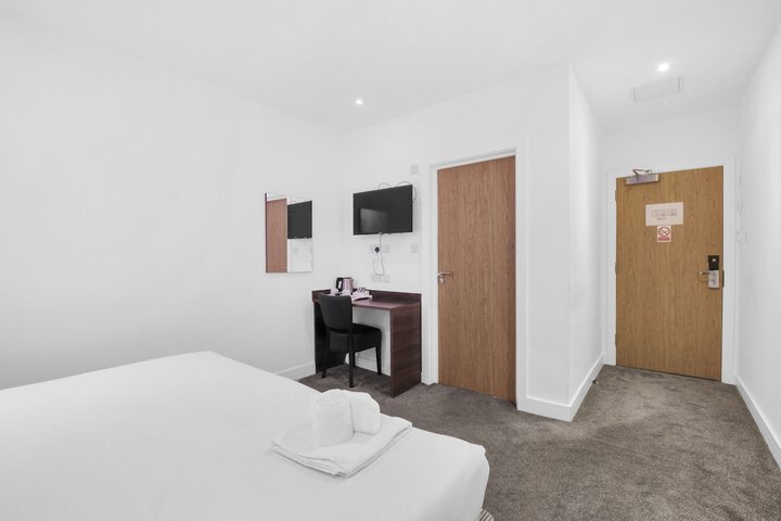 Room 25 of 49