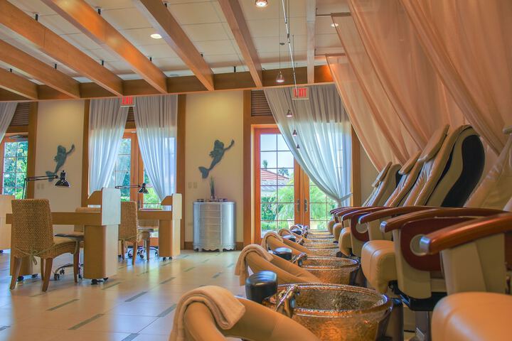 Nail salon