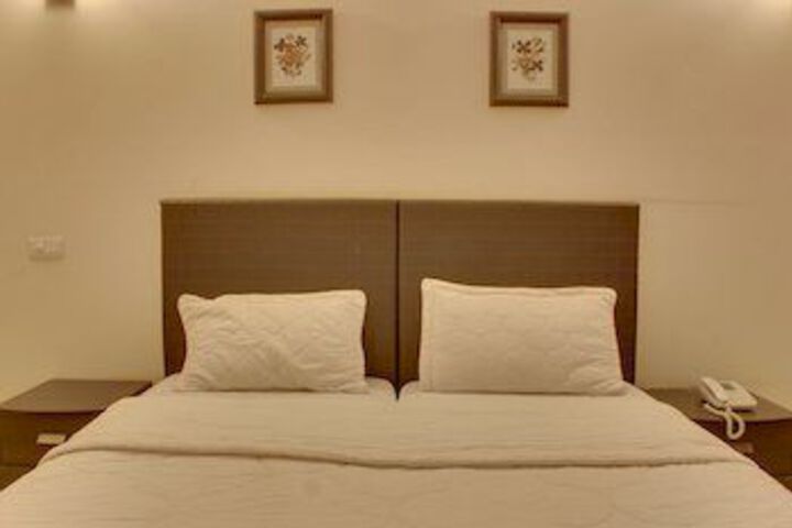 Room 7 of 19