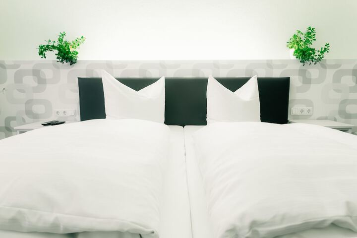 Room 4 of 34