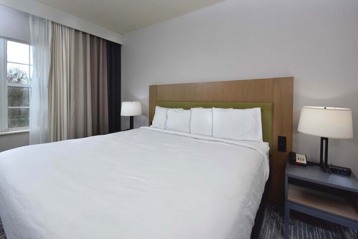 1 King Bed (9 of 31)