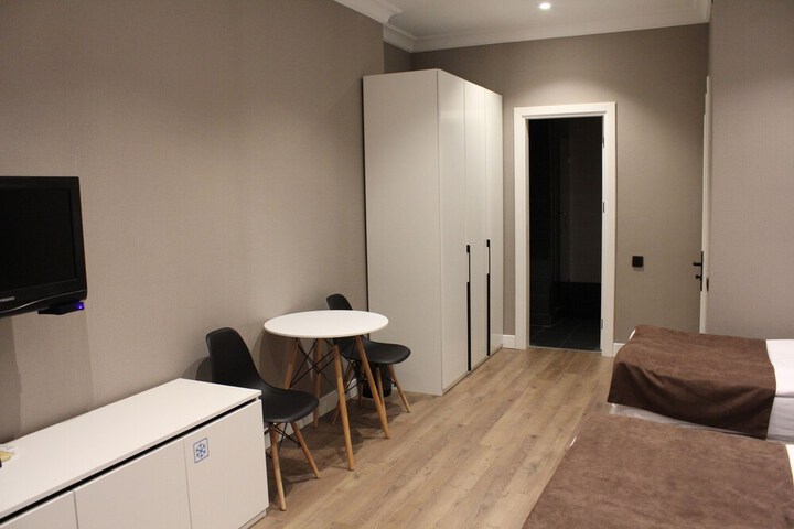 Room 11 of 44