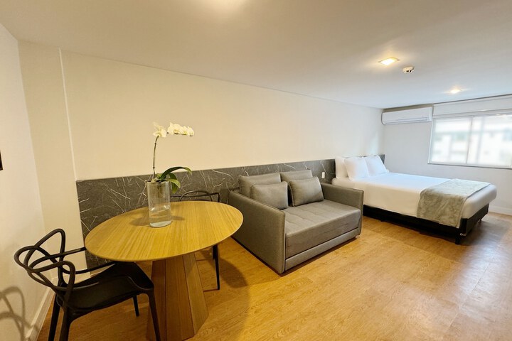 Room 25 of 32