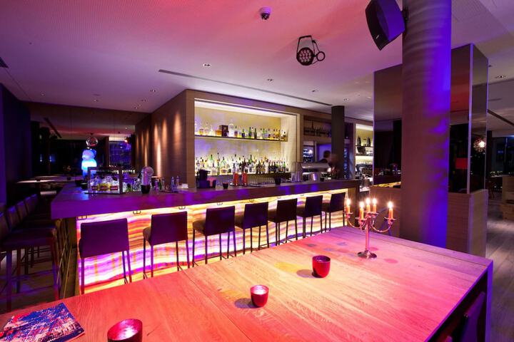 Lounge 40 of 48