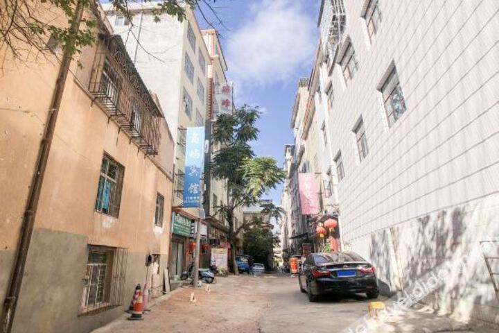 Chu xiong jun hao hotel