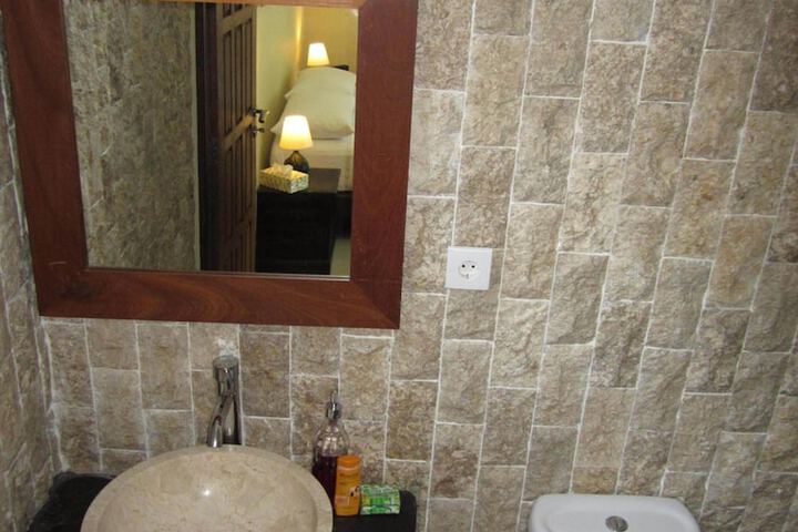Room 17 of 24