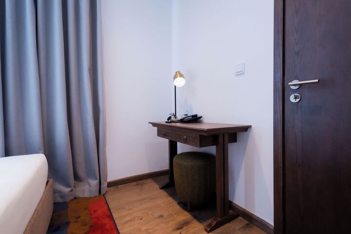 Room 68 of 80