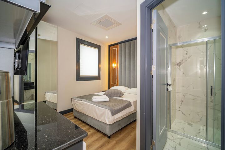 Room 30 of 92