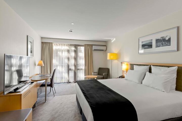 Room 10 of 94