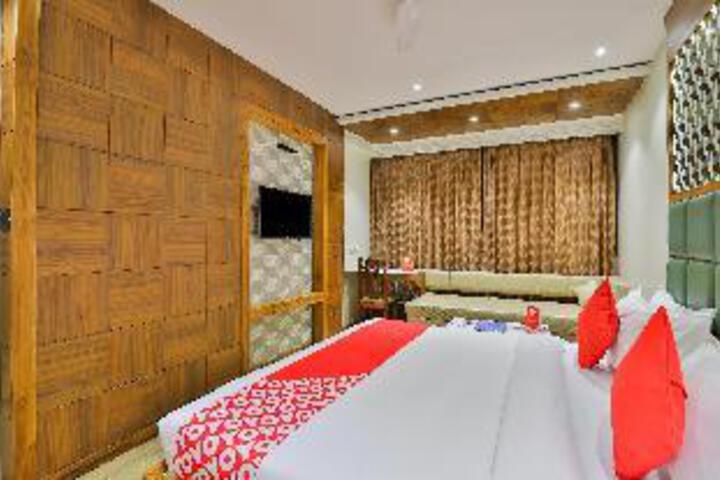 OYO 1389 Hotel Relax Inn