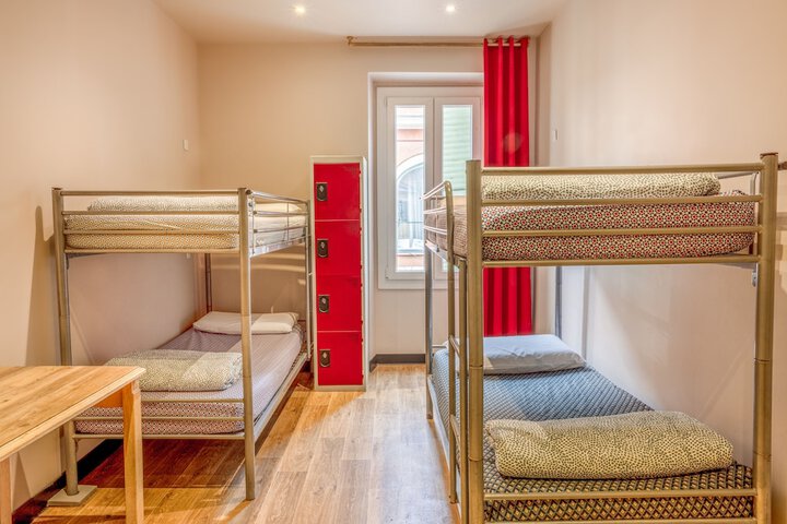 Room 14 of 66