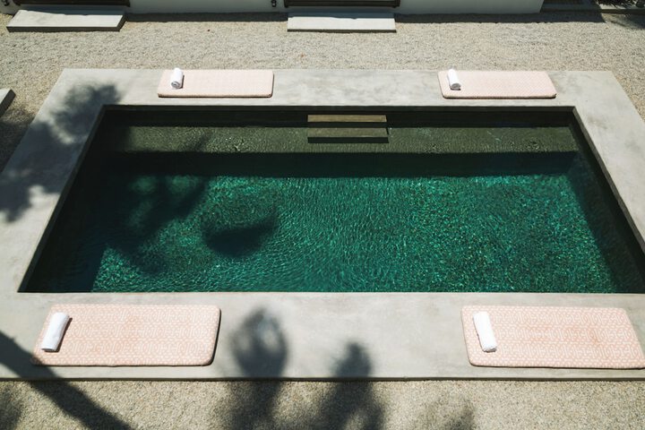 Pool 33 of 80
