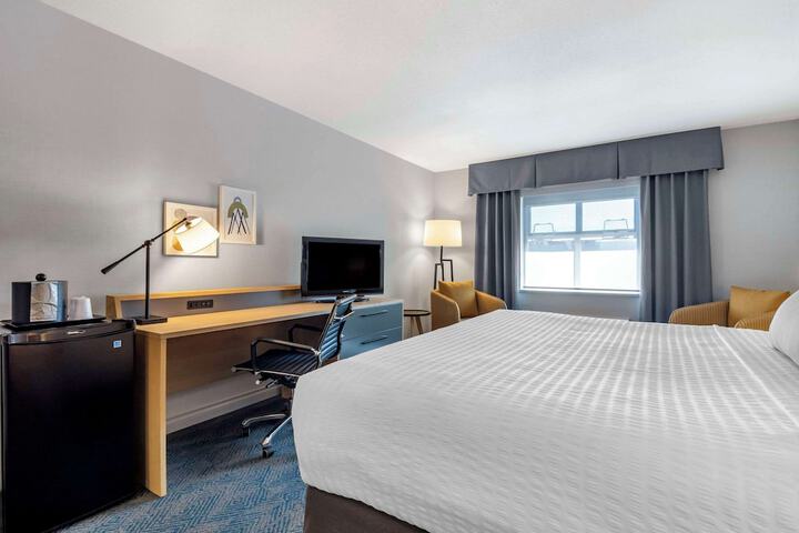 Room 5 of 44