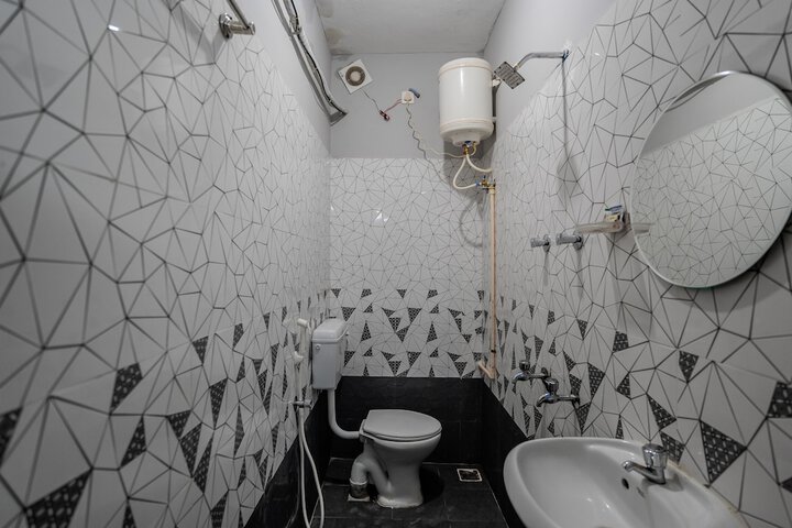 Room 32 of 40
