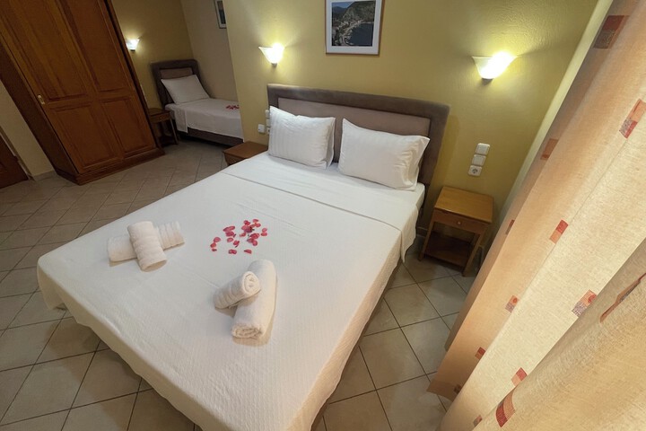 Room 44 of 145