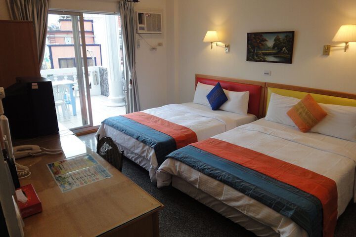 Room 12 of 24