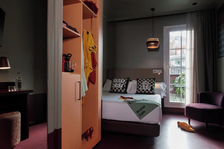 Room 19 of 34