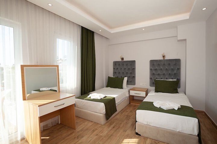 Room 3 of 25