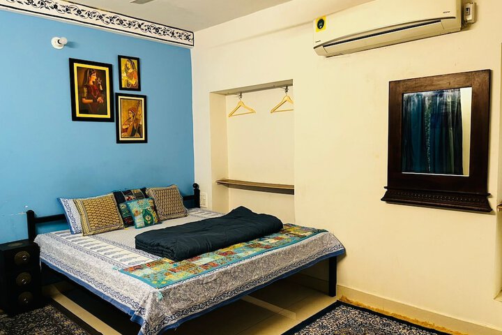 Room 9 of 27