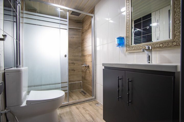 Room 15 of 18