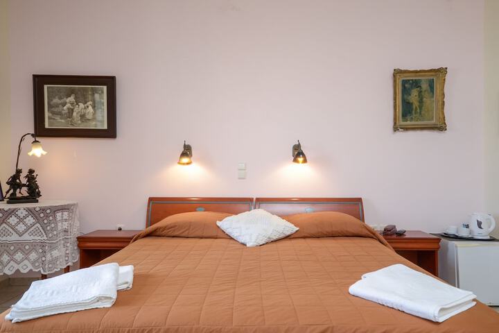 Room 13 of 38