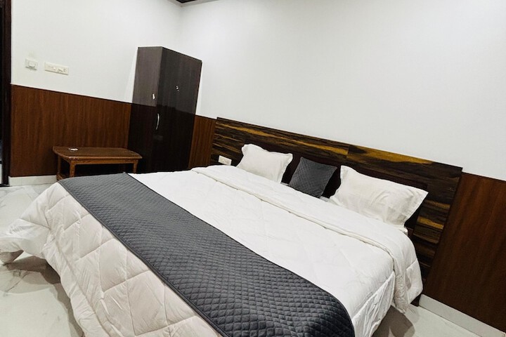 Room 20 of 28