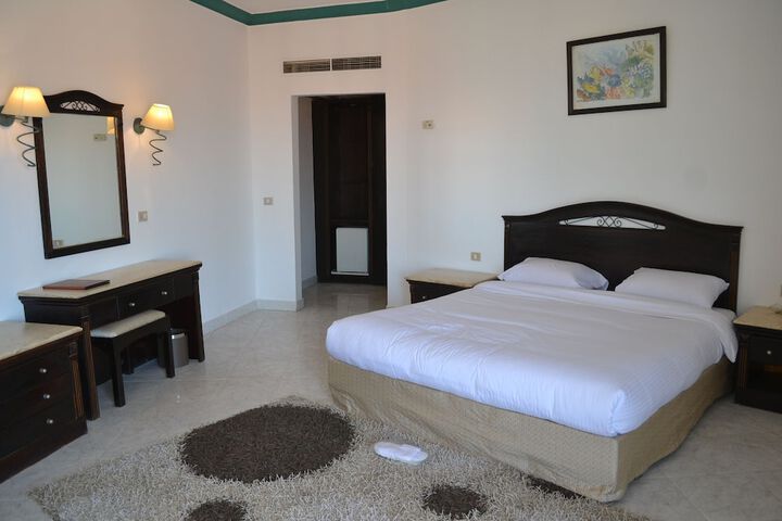 Room 5 of 49