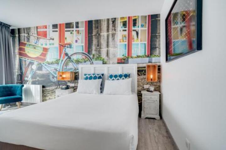 Room 48 of 91
