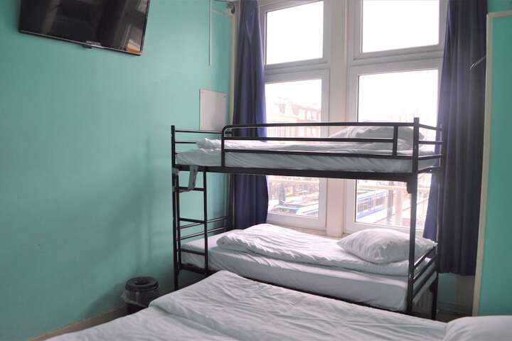Room 9 of 50