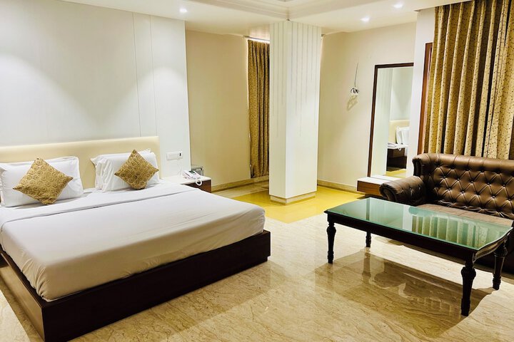 Room 15 of 34
