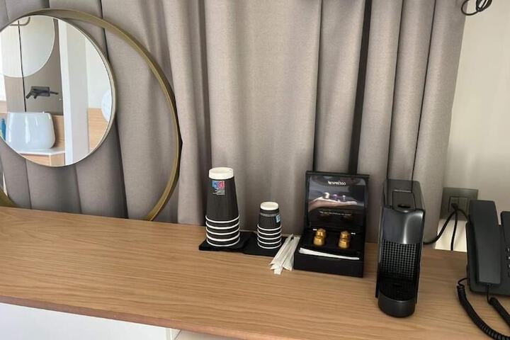 Room 11 of 24
