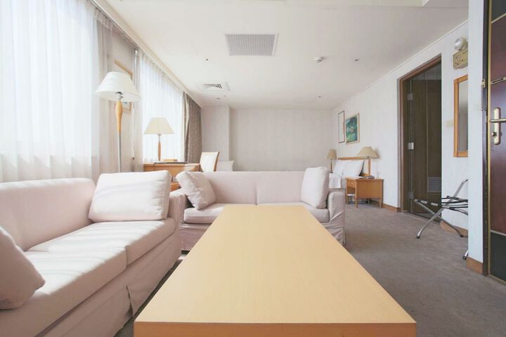 Room 7 of 40