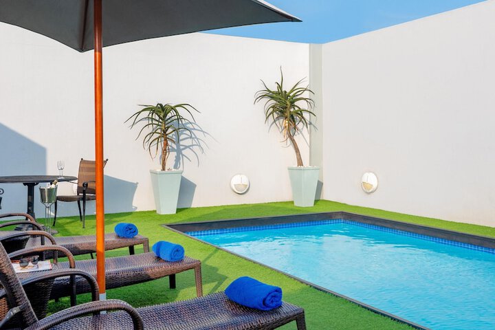 Pool 56 of 93