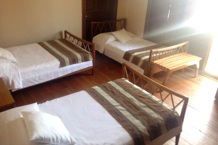 Room 10 of 85