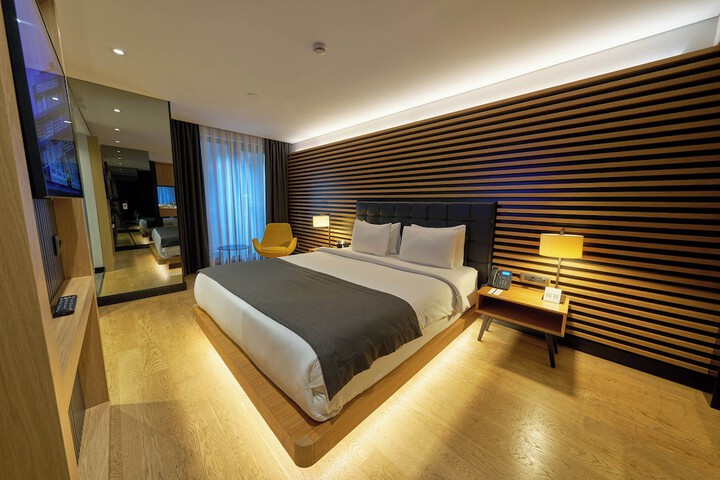 Room 52 of 203
