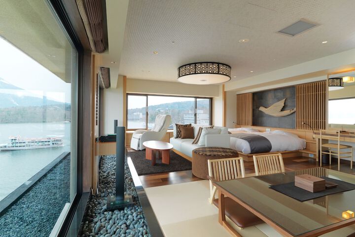 Room 21 of 247