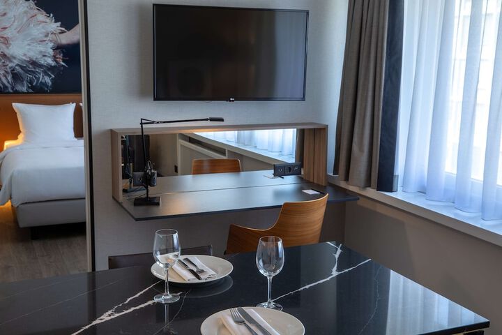 Room 32 of 209