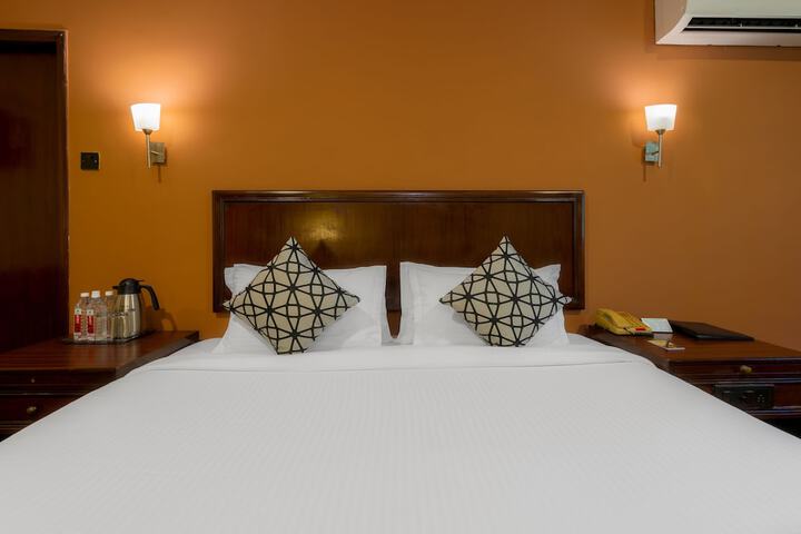 Room 6 of 20