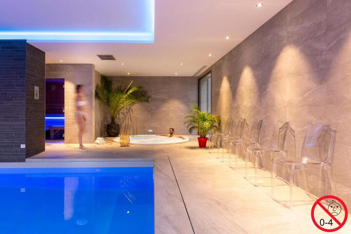 Pool 15 of 23